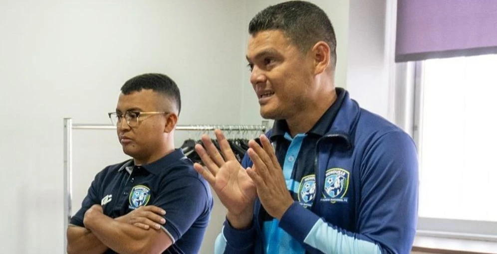 Luis Alvarado, exDT Sub-20 de Honduras, será el técnico de la Policía Nacional.
