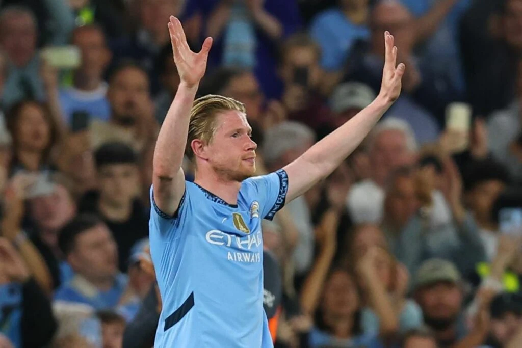 Kevin De Bruyne se despidió del Manchester City en su último partido como local.