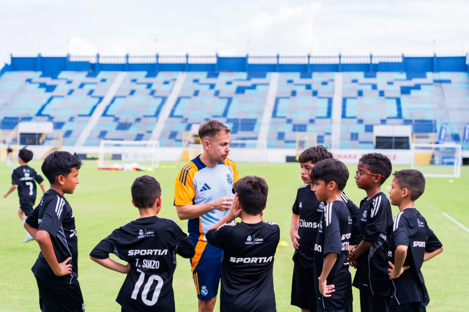 Niños en San Pedro Sula disfrutan de los Clinics de Fundación Real Madrid