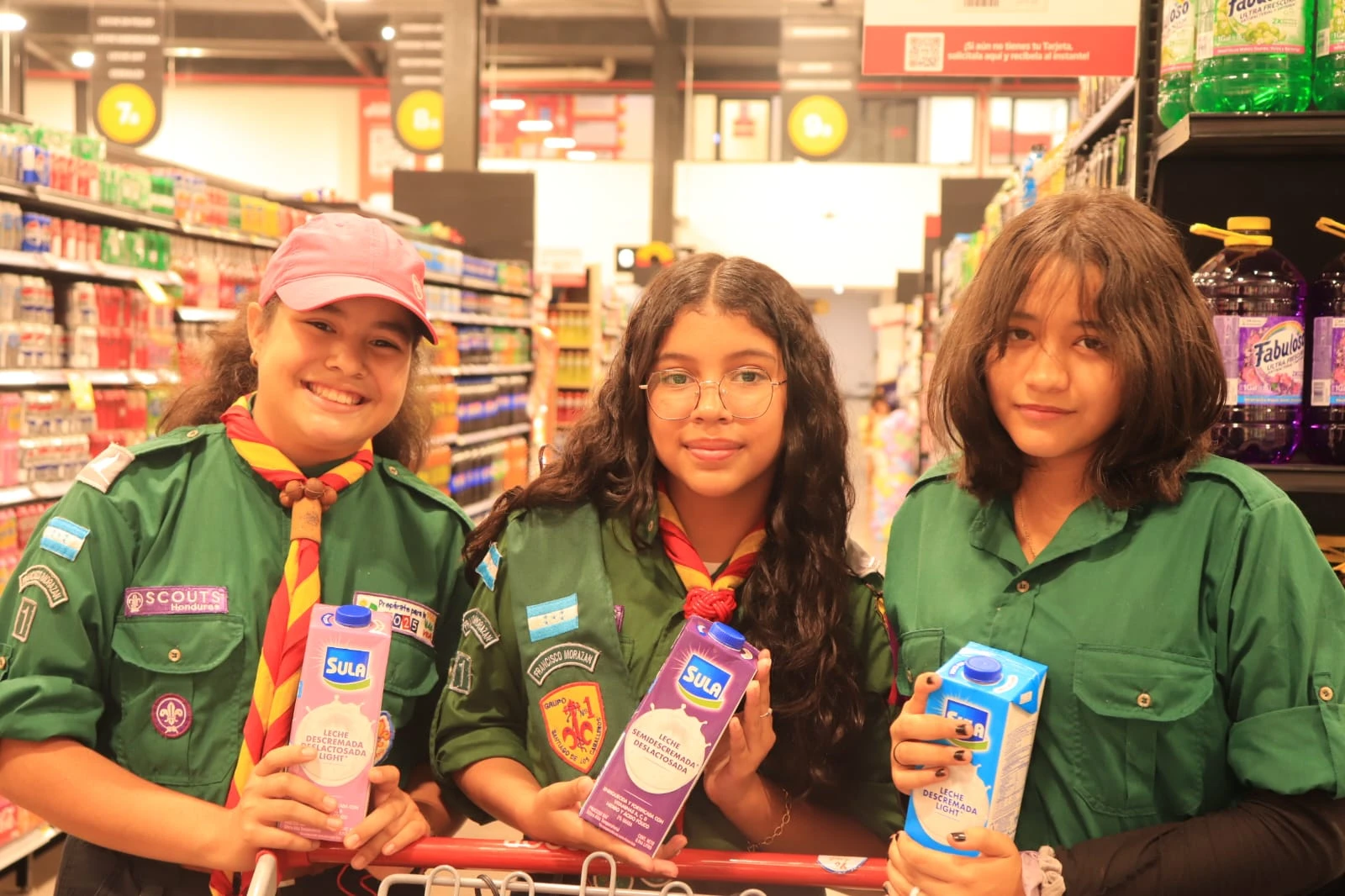 La gran obra de solidaridad sobrepasa la meta con un total de 155,890 vasos de leche. 