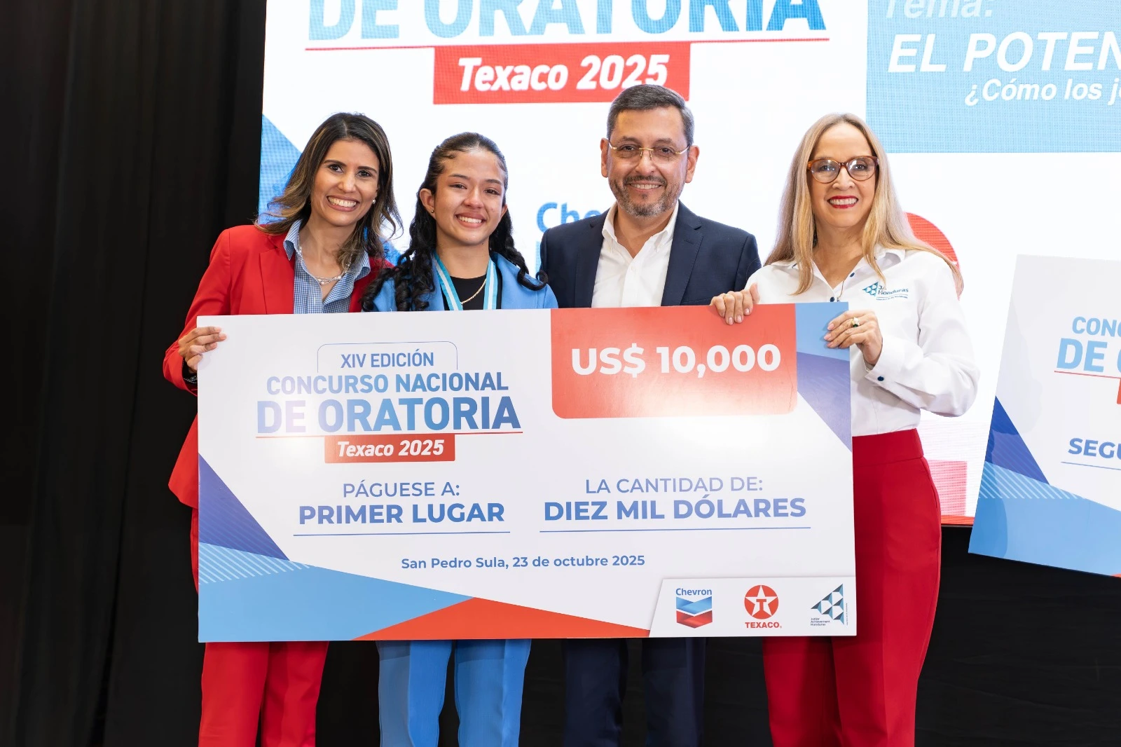 Las becas becas universitarias oscilan entre los US$10,000 y US$4,000