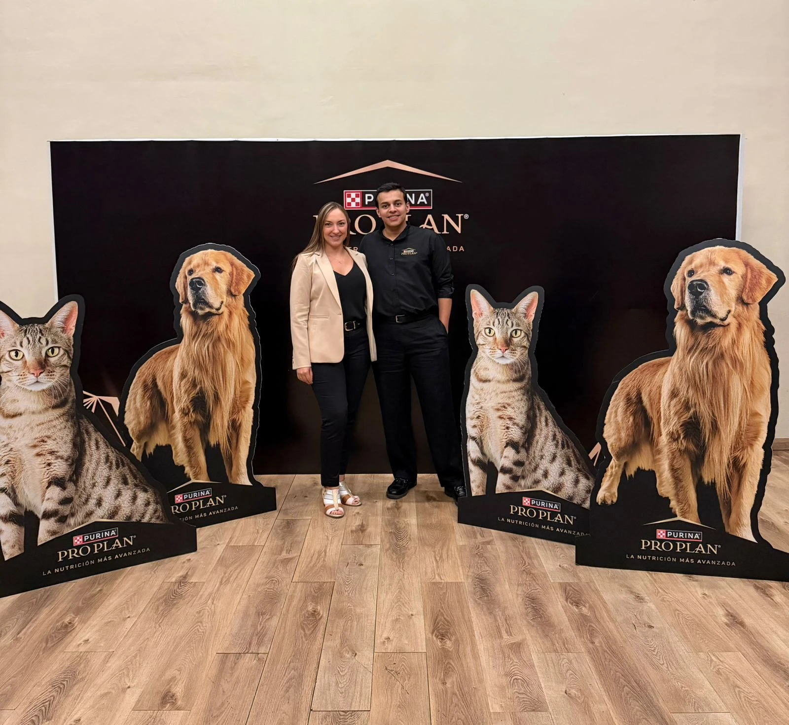 La dermatitis atópica afecta entre el 10% y el 15% de los perros, especialmente durante la temporada lluviosa. 