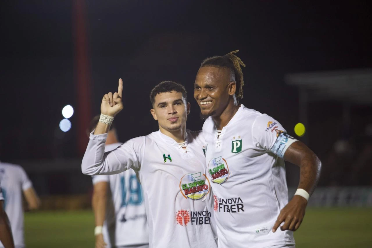 Erick Puerto y Georgie Welcome. Foto: Hector Morales