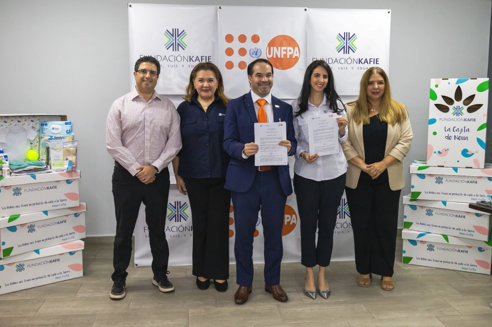 Fundación Kafie y el UNFPA firman convenio para unir esfuerzos y apoyar a las madres hondureñas  